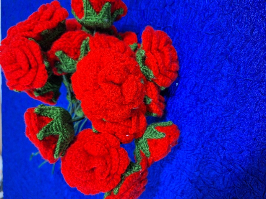 EL EMEĞİ KIRMIZI GÜL-ADET FİYATI